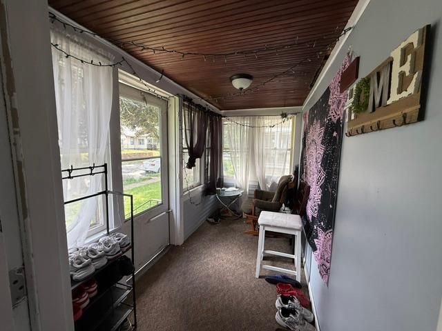 987 Lawson Avenue E, Saint Paul, MN 55106