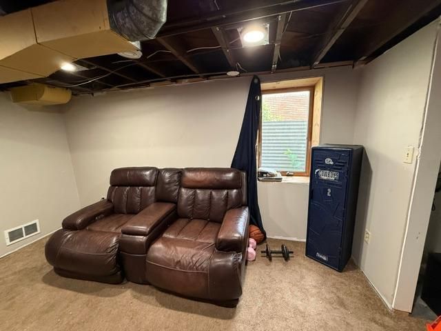 987 Lawson Avenue E, Saint Paul, MN 55106
