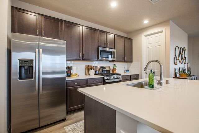 1310 Vallecito Court NW, Los Lunas, NM 87031