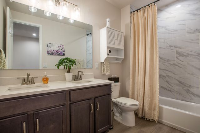1310 Vallecito Court NW, Los Lunas, NM 87031