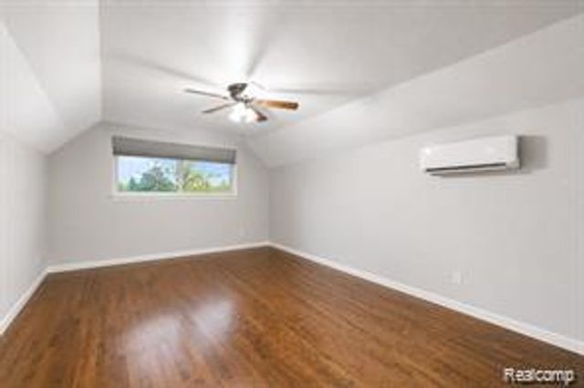 29143 Dover Avenue, Warren, MI 48088
