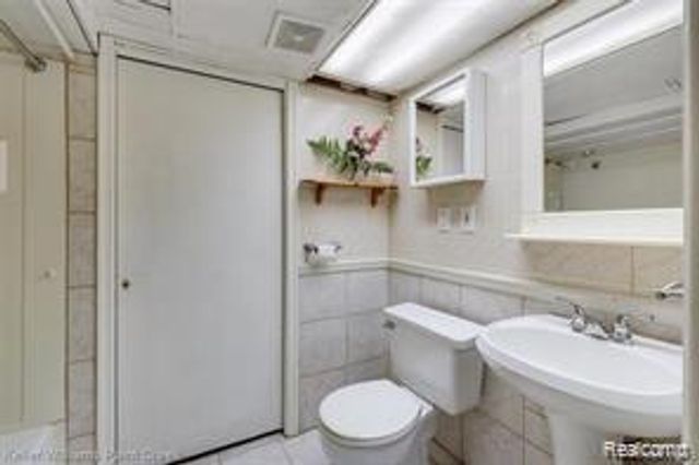 29143 Dover Avenue, Warren, MI 48088