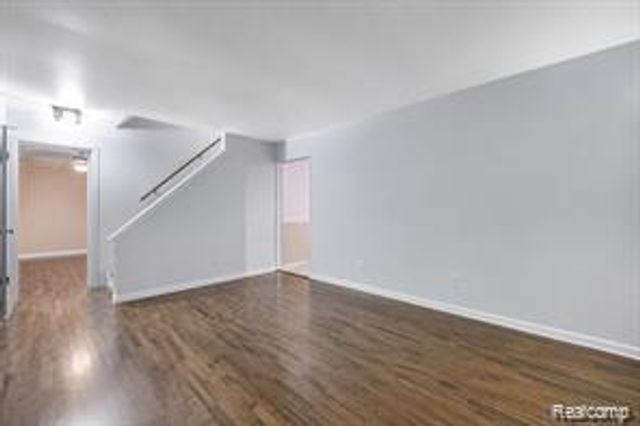 29143 Dover Avenue, Warren, MI 48088
