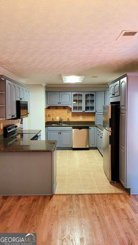 2915 La Jean Drive, Atlanta, GA 30349