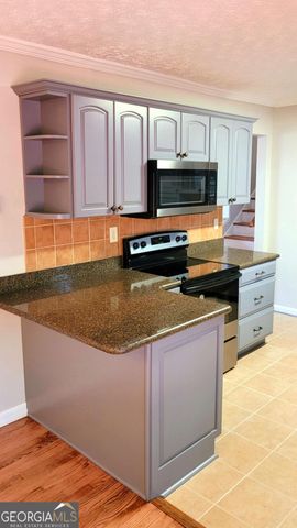 2915 La Jean Drive, Atlanta, GA 30349