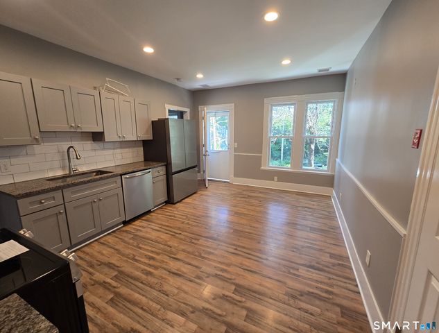 5 New Street, Shelton, CT 06484