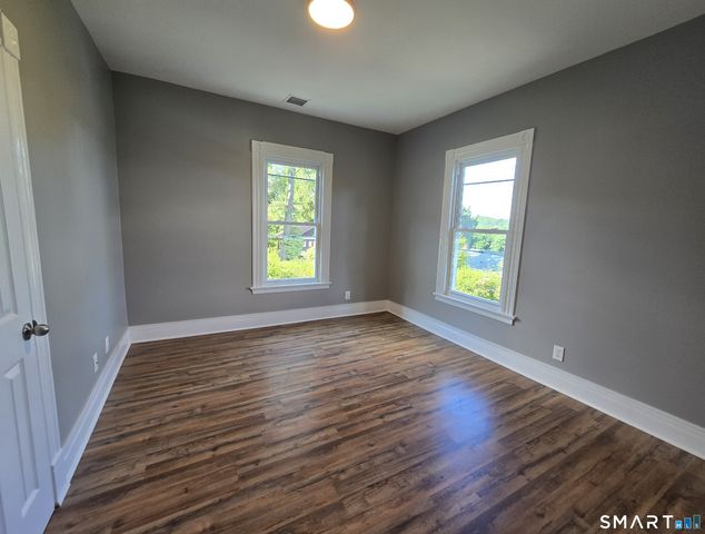 5 New Street, Shelton, CT 06484