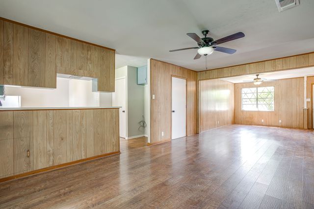 1413 Phillips Street, Cleburne, TX 76033