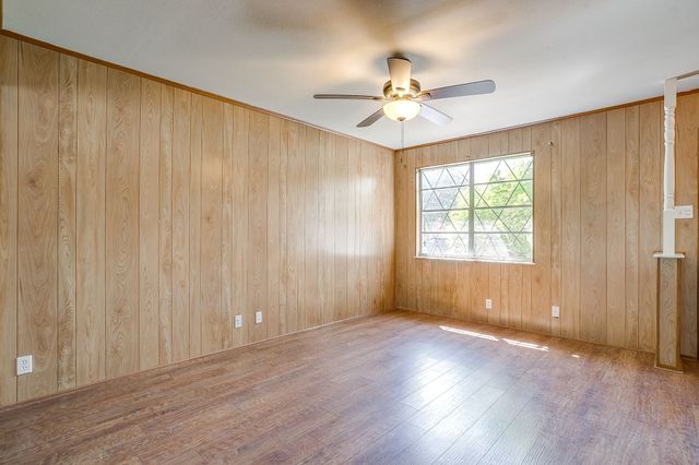 1413 Phillips Street, Cleburne, TX 76033