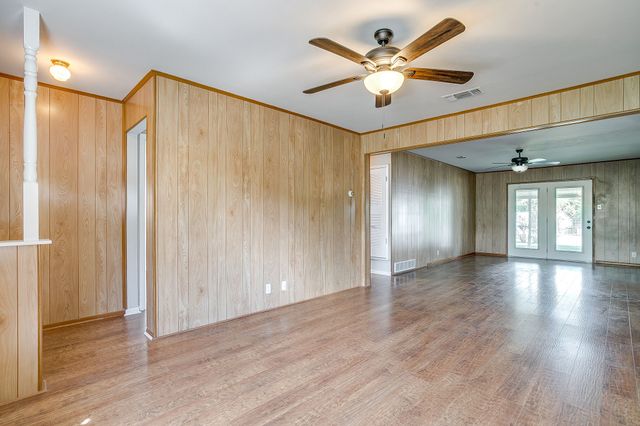 1413 Phillips Street, Cleburne, TX 76033