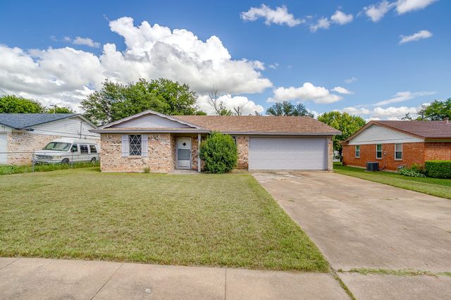 1413 Phillips Street, Cleburne, TX 76033
