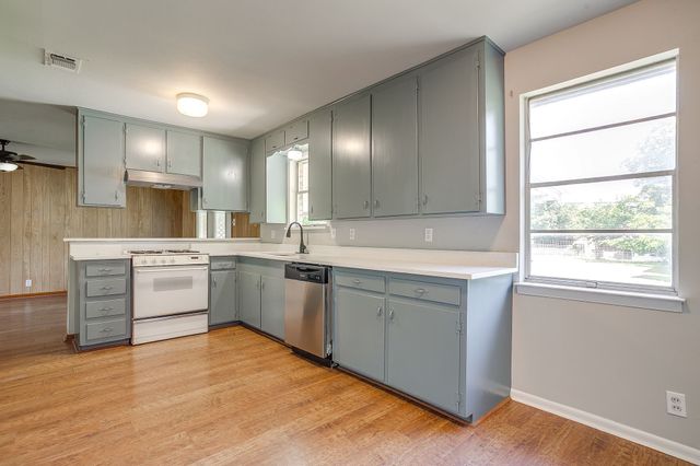 1413 Phillips Street, Cleburne, TX 76033