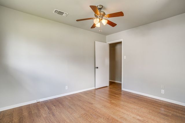 1413 Phillips Street, Cleburne, TX 76033