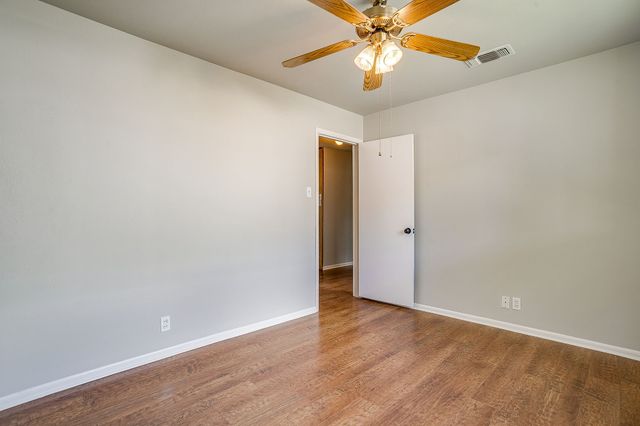 1413 Phillips Street, Cleburne, TX 76033