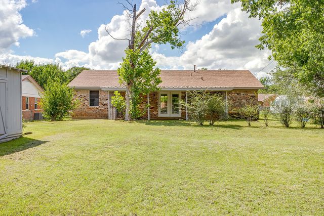 1413 Phillips Street, Cleburne, TX 76033