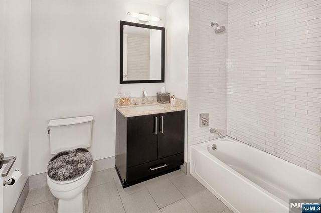 1100 Maxwell Lane 626, Hoboken, NJ 07030