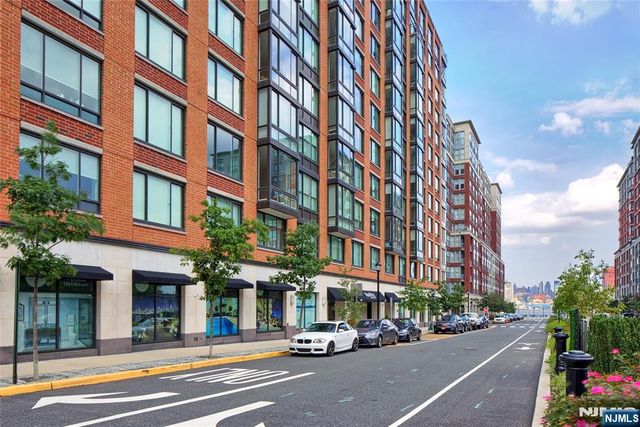 1100 Maxwell Lane 626, Hoboken, NJ 07030