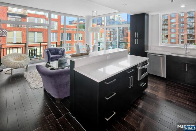 1100 Maxwell Lane 626, Hoboken, NJ 07030