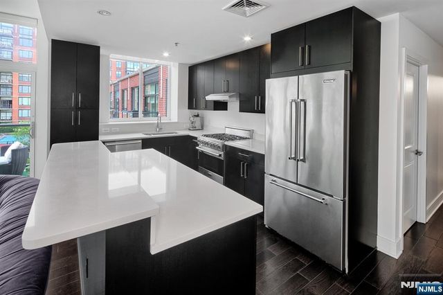 1100 Maxwell Lane 626, Hoboken, NJ 07030