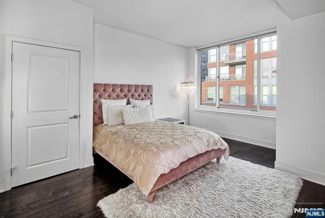 1100 Maxwell Lane 626, Hoboken, NJ 07030