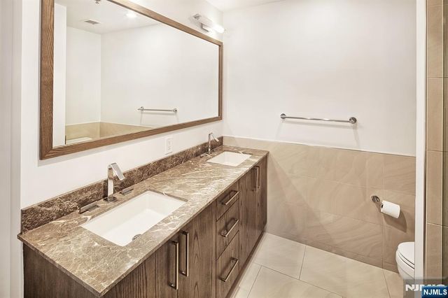 1100 Maxwell Lane 626, Hoboken, NJ 07030