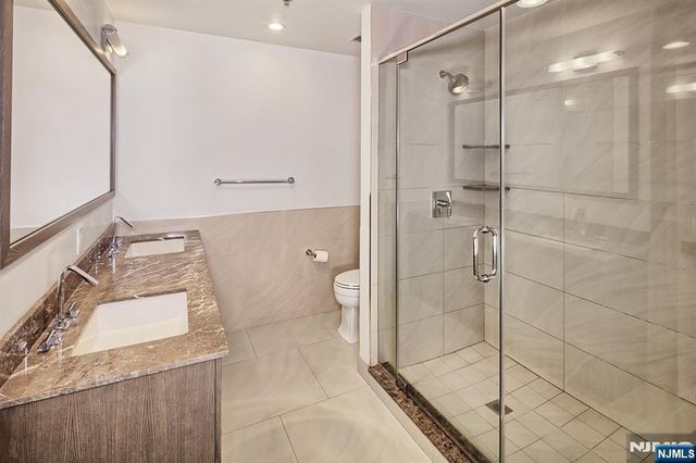 1100 Maxwell Lane 626, Hoboken, NJ 07030