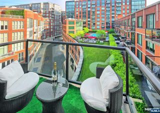 1100 Maxwell Lane 626, Hoboken, NJ 07030