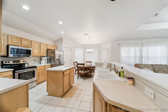 19820 E 45th Street S, Broken Arrow, OK 74014