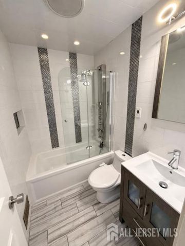 2 Elaine Court, Old Bridge, NJ 08857