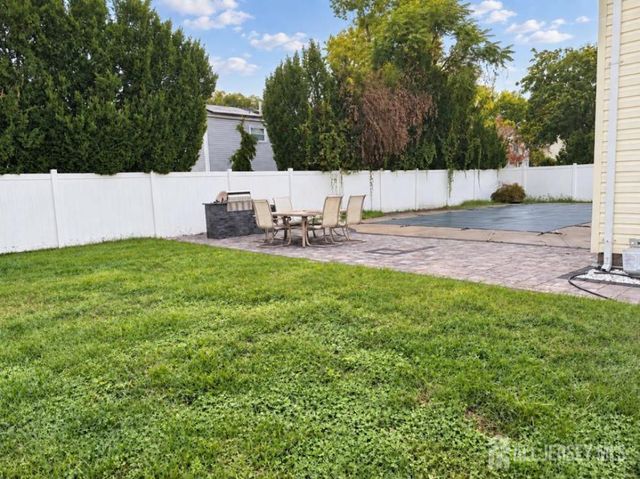 2 Elaine Court, Old Bridge, NJ 08857