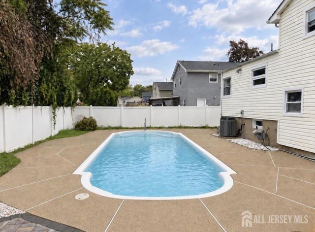 2 Elaine Court, Old Bridge, NJ 08857