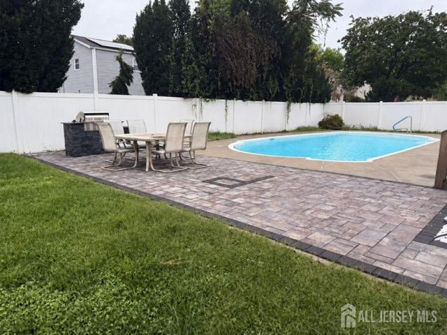2 Elaine Court, Old Bridge, NJ 08857