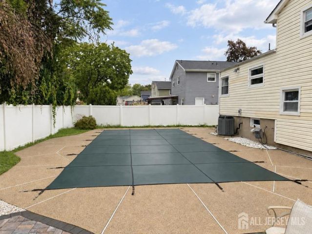 2 Elaine Court, Old Bridge, NJ 08857