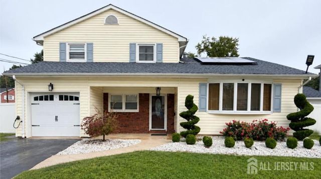 2 Elaine Court, Old Bridge, NJ 08857