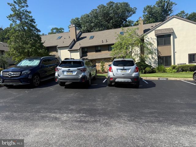 14 OAK KNOLL DR, Berwyn, PA 19312