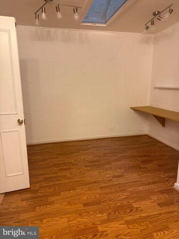14 OAK KNOLL DR, Berwyn, PA 19312
