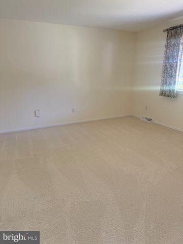 14 OAK KNOLL DR, Berwyn, PA 19312