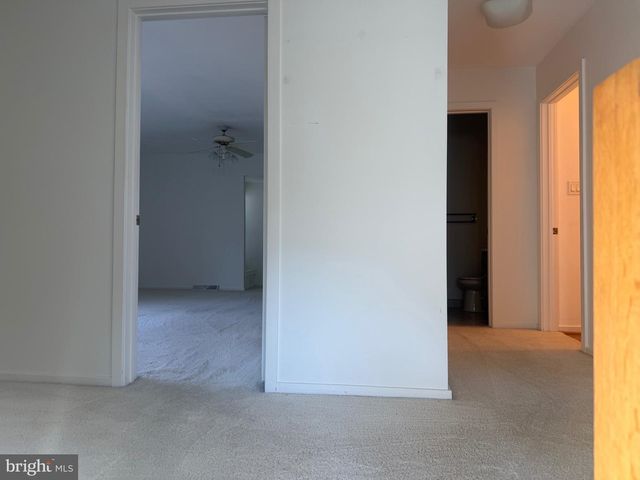 14 OAK KNOLL DR, Berwyn, PA 19312