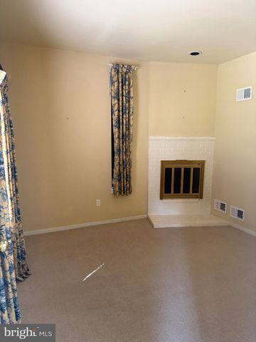 14 OAK KNOLL DR, Berwyn, PA 19312