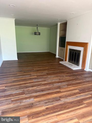 14 OAK KNOLL DR, Berwyn, PA 19312
