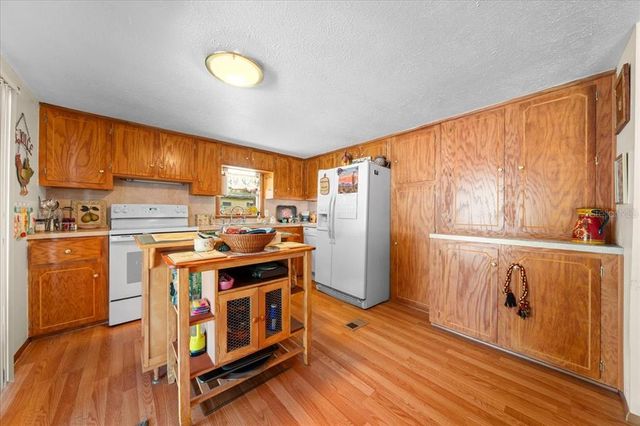 5888 SE 164TH AVENUE, Ocklawaha, FL 32179