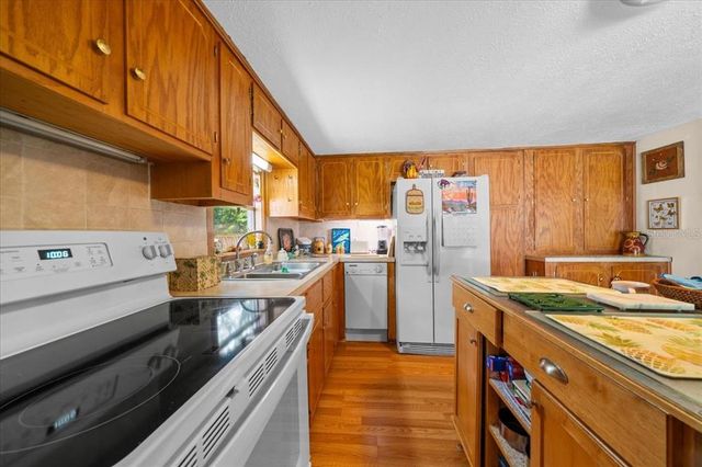 5888 SE 164TH AVENUE, Ocklawaha, FL 32179