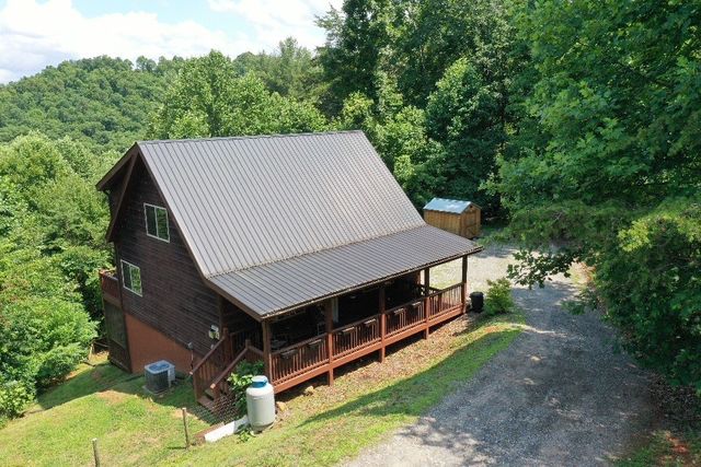 223 Red Bud Lane, Hiawassee, GA 30546