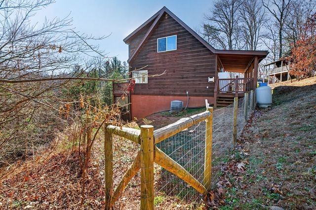 223 Red Bud Lane, Hiawassee, GA 30546