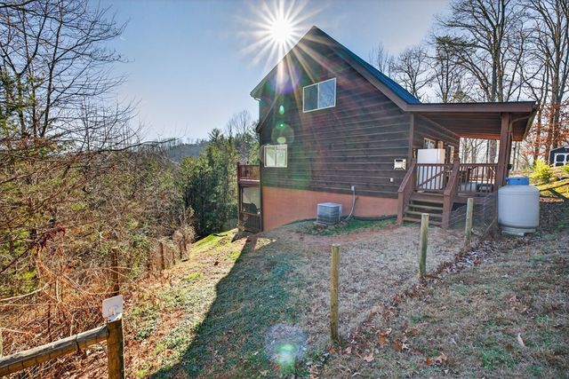 223 Red Bud Lane, Hiawassee, GA 30546