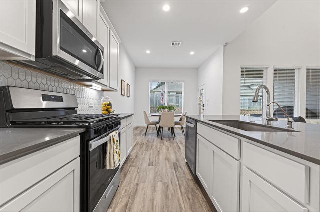 1610 Happy Valley Street, Montgomery, TX 77316