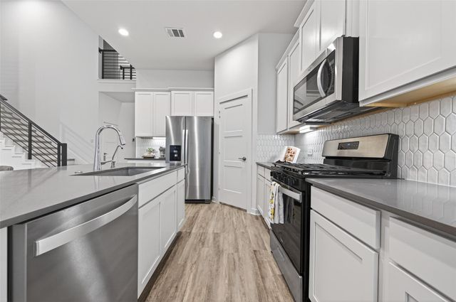 1610 Happy Valley Street, Montgomery, TX 77316