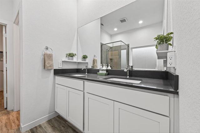 1610 Happy Valley Street, Montgomery, TX 77316