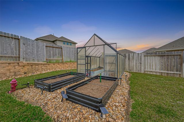 1610 Happy Valley Street, Montgomery, TX 77316