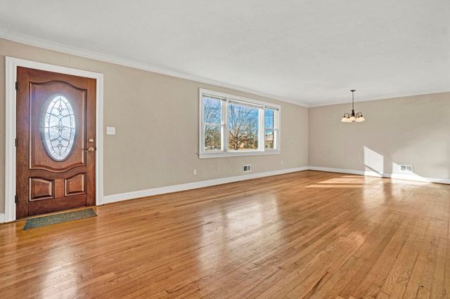 10 Powell Drive, Greenville, SC 29617